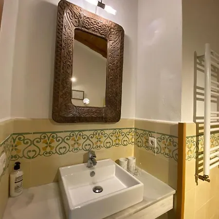 Valle Del Arroyo - - Solo Adultos Bed and breakfast *