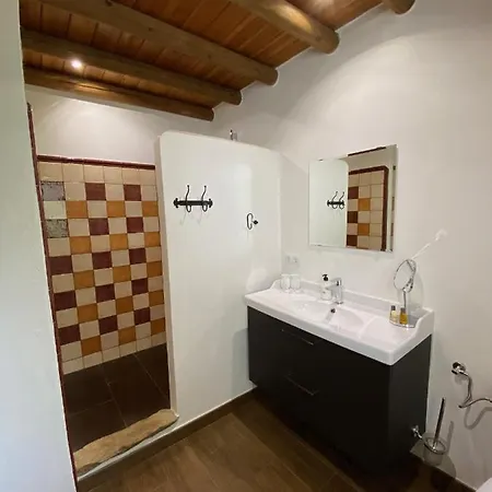Valle Del Arroyo - - Solo Adultos Bed and breakfast *