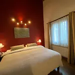 Valle Del Arroyo - - Solo Adultos Bed and Breakfast